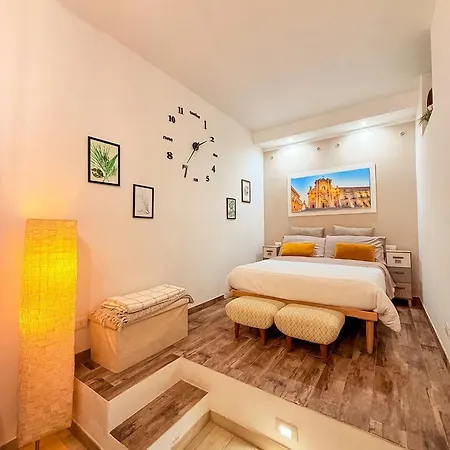 Lofty Palazzo Blanco *