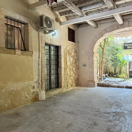 Lofty Blanco Dei Baroni Di Furmica Διαμέρισμα *